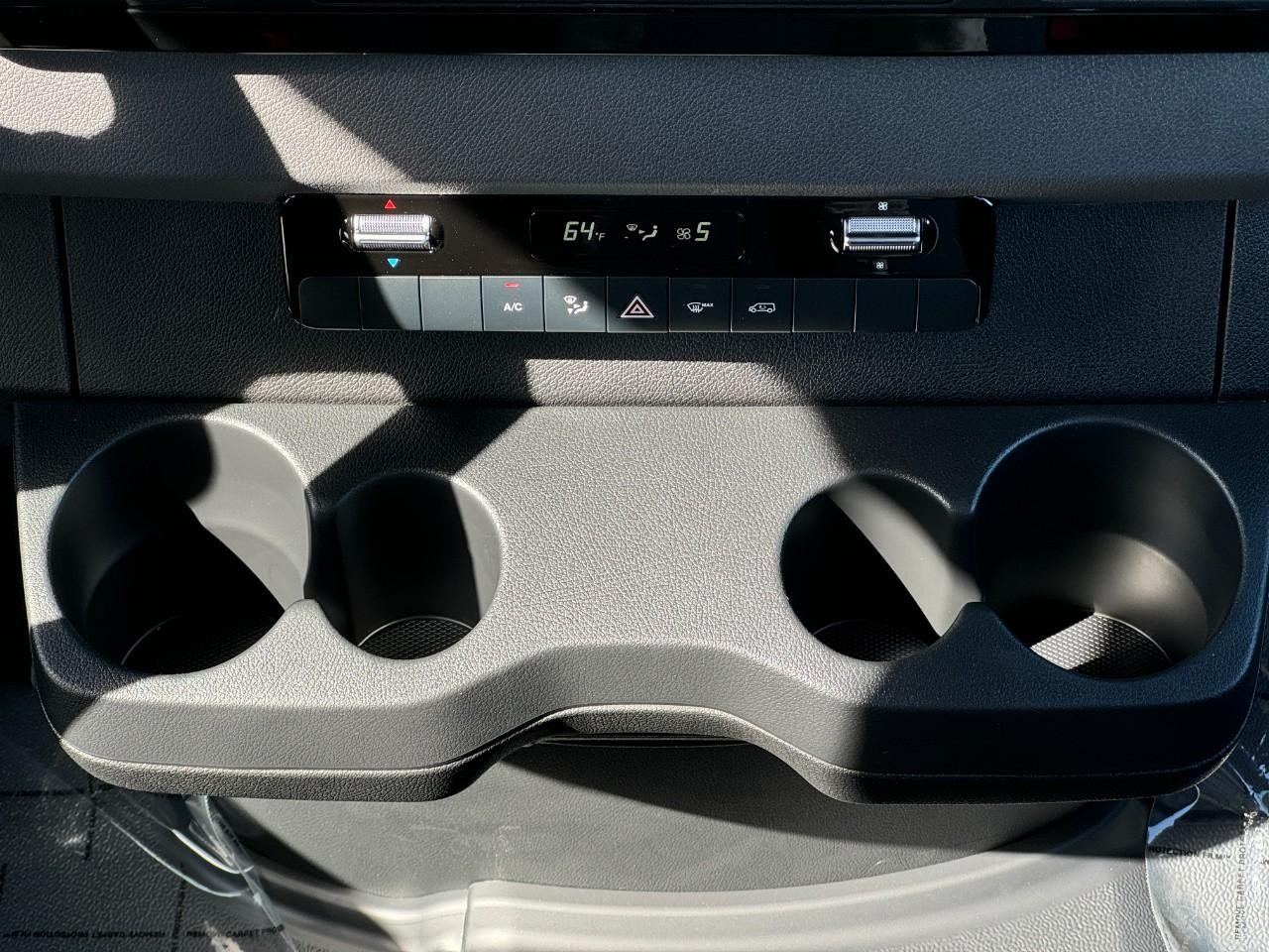 Mercedes-Benz Sprinter Cargo Van Vehicle Full-screen Gallery Image 19