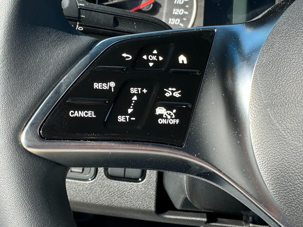 Mercedes-Benz Sprinter Cargo Van Vehicle Full-screen Gallery Image 29