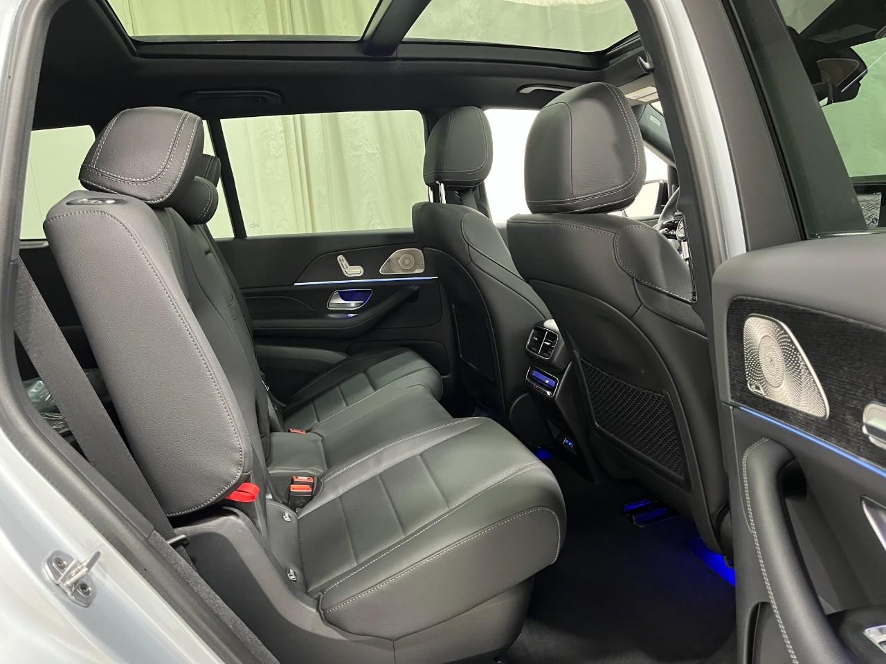 Mercedes-Benz GLS Vehicle Full-screen Gallery Image 14