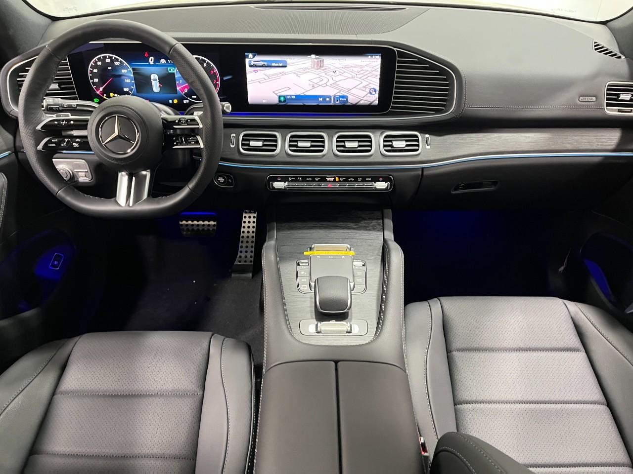 Mercedes-Benz GLS Vehicle Full-screen Gallery Image 15