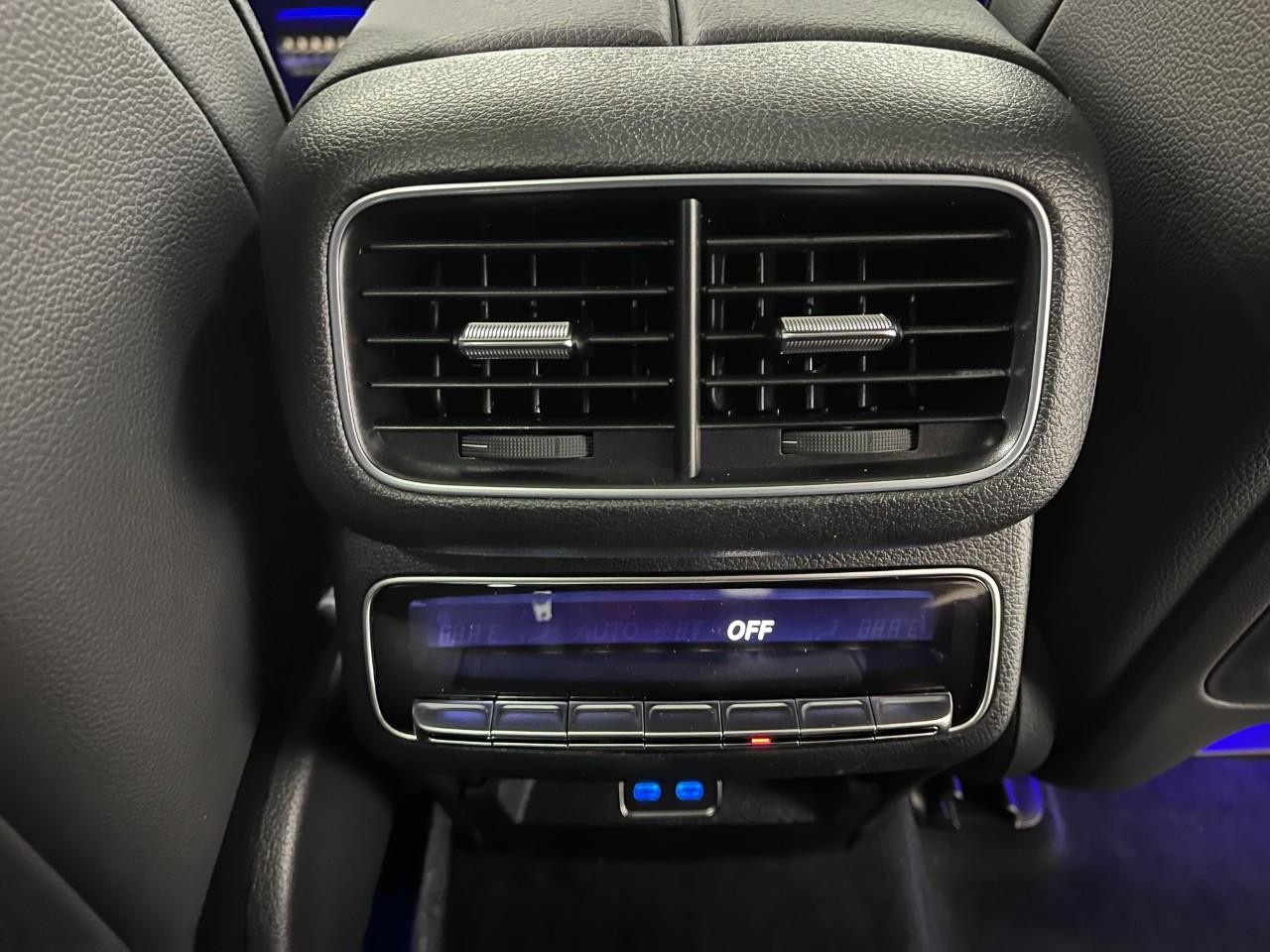 Mercedes-Benz GLS Vehicle Full-screen Gallery Image 19