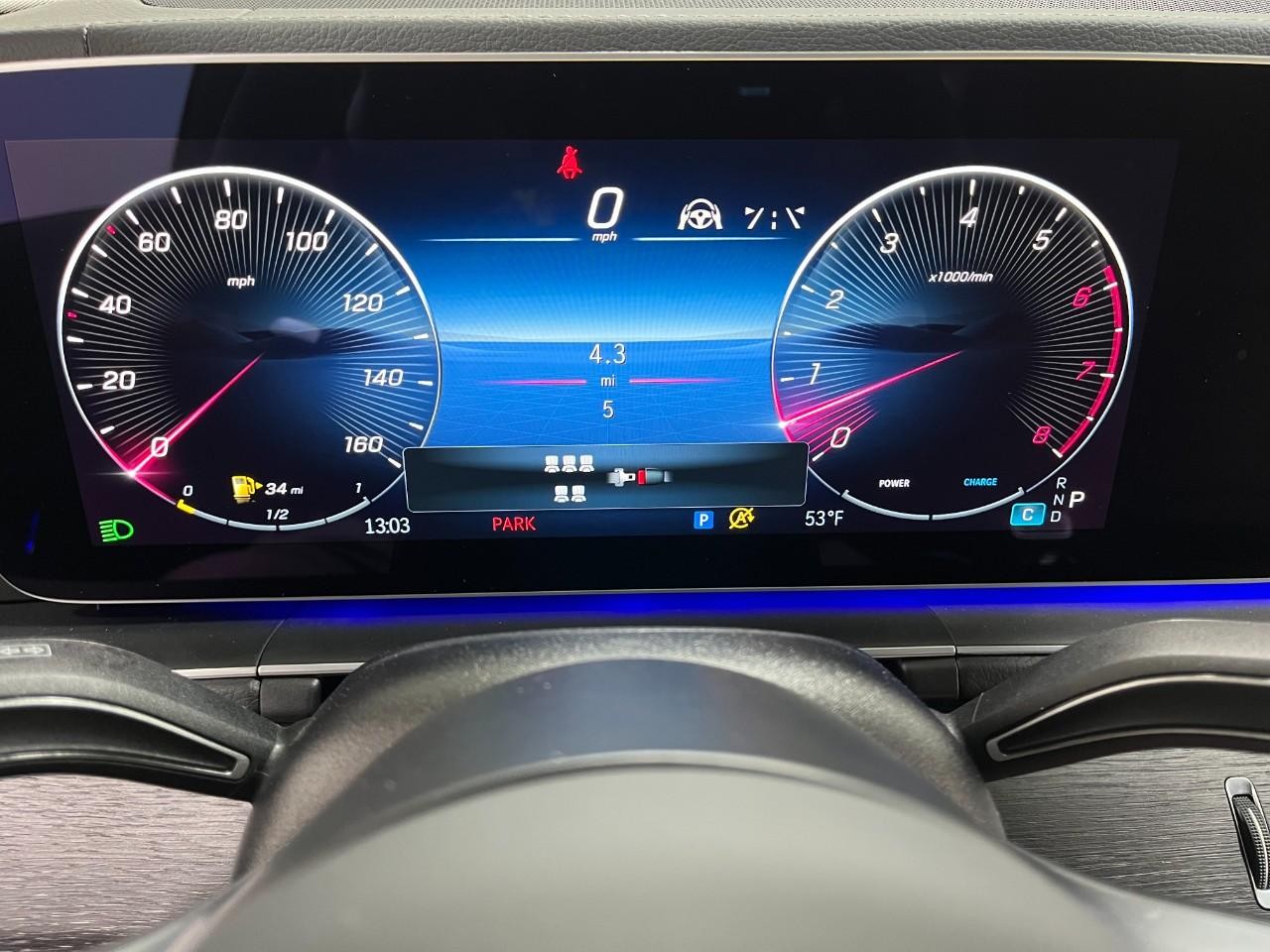 Mercedes-Benz GLS Vehicle Full-screen Gallery Image 25