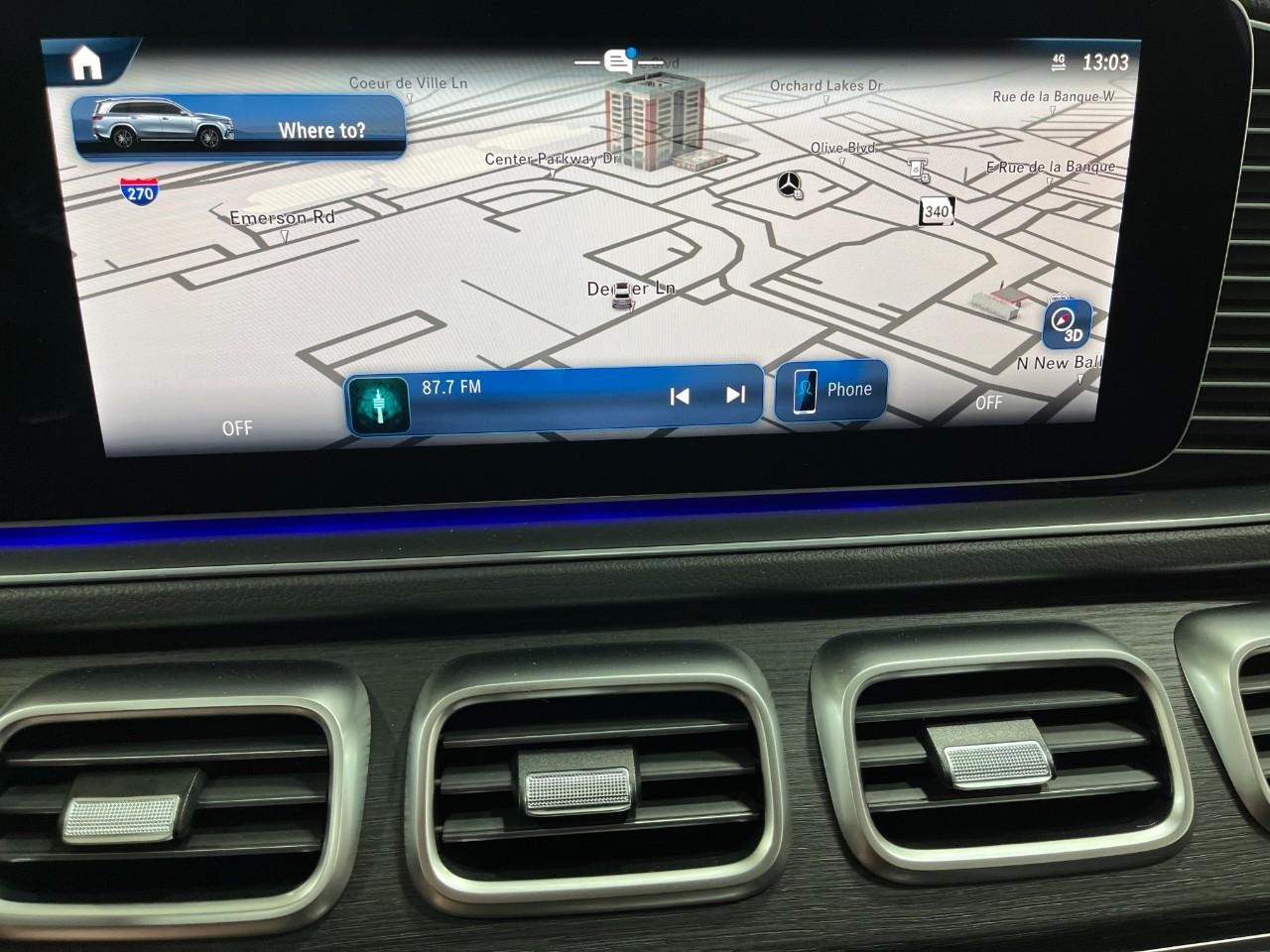 Mercedes-Benz GLS Vehicle Full-screen Gallery Image 26