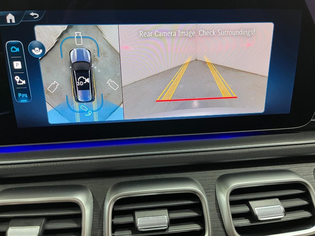 Mercedes-Benz GLS Vehicle Full-screen Gallery Image 27