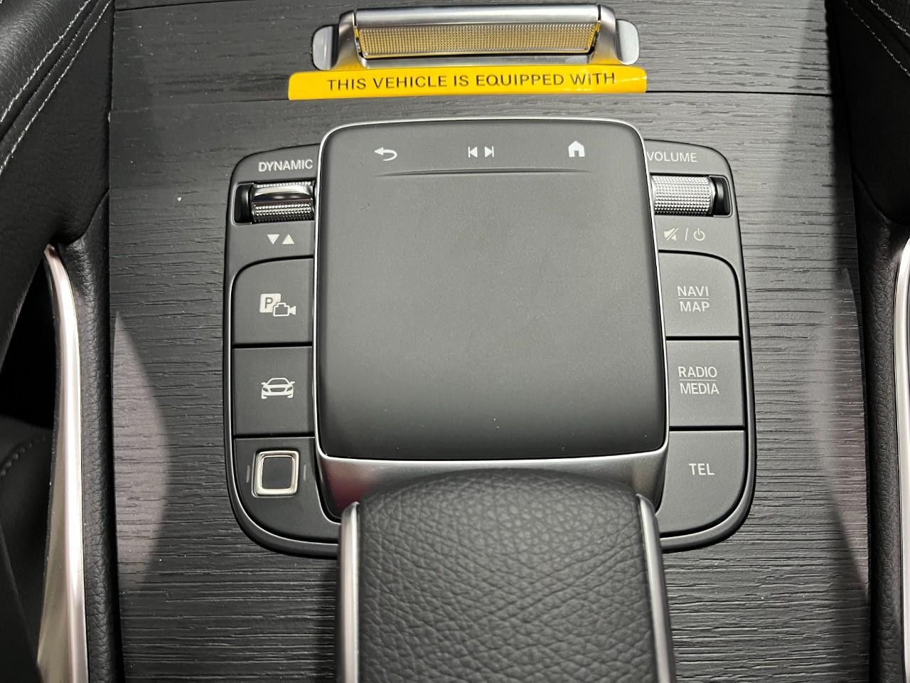 Mercedes-Benz GLS Vehicle Full-screen Gallery Image 29