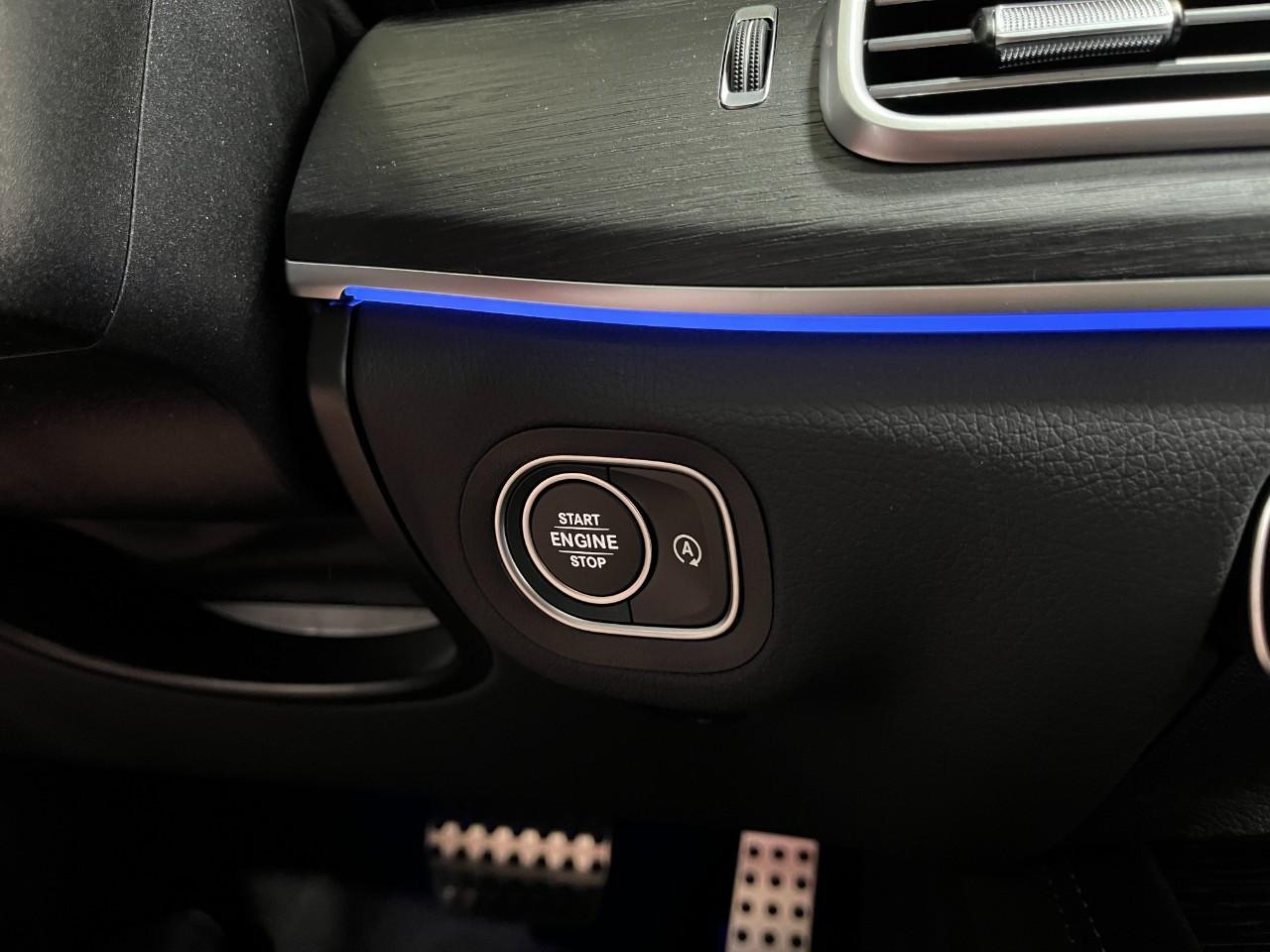 Mercedes-Benz GLS Vehicle Full-screen Gallery Image 30