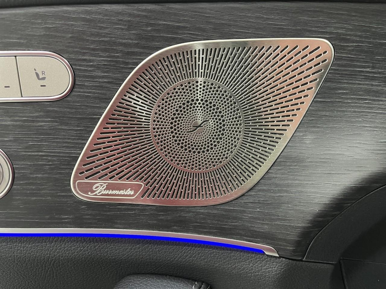 Mercedes-Benz GLS Vehicle Full-screen Gallery Image 33