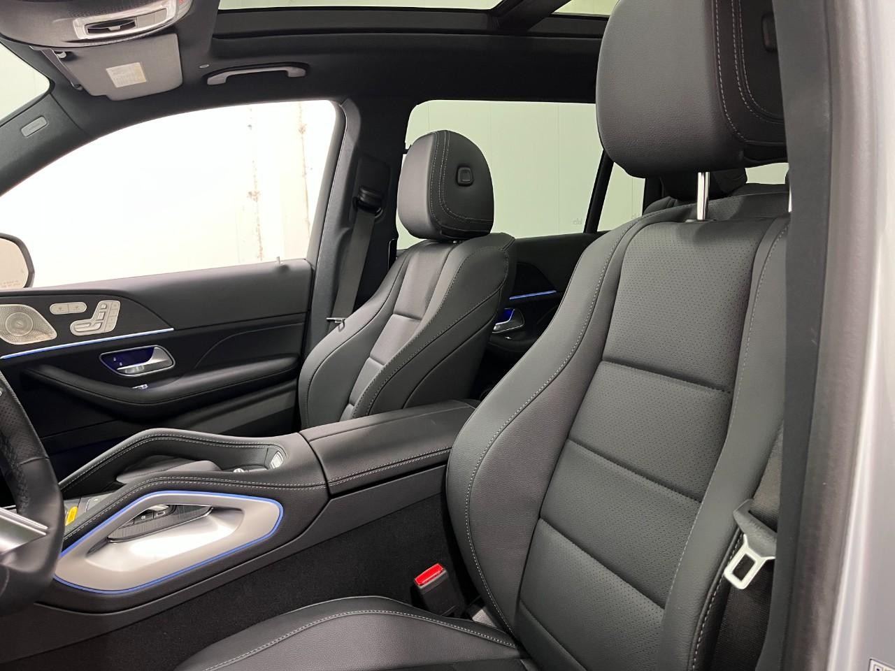 Mercedes-Benz GLS Vehicle Full-screen Gallery Image 37