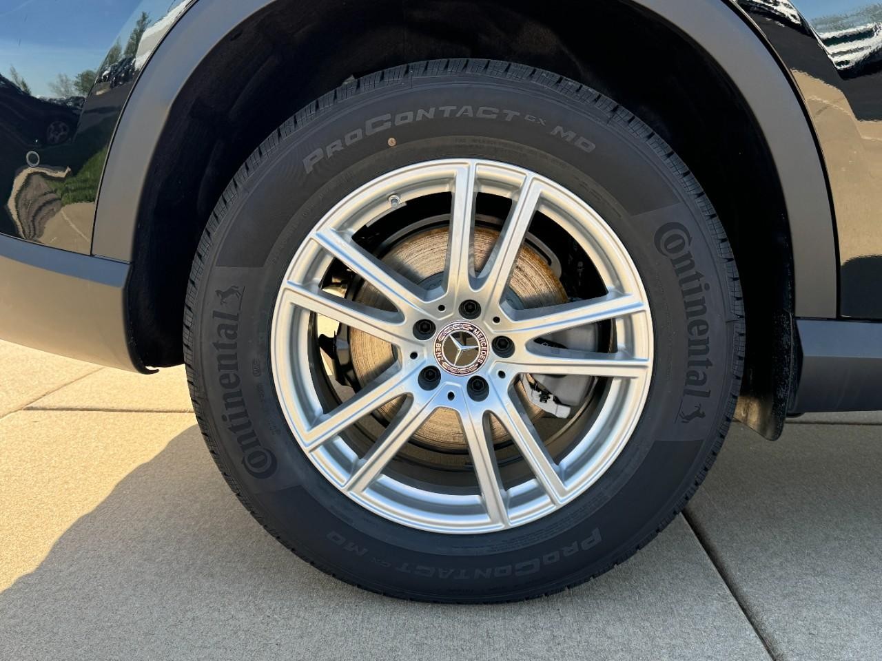 Mercedes-Benz GLC Vehicle Full-screen Gallery Image 5