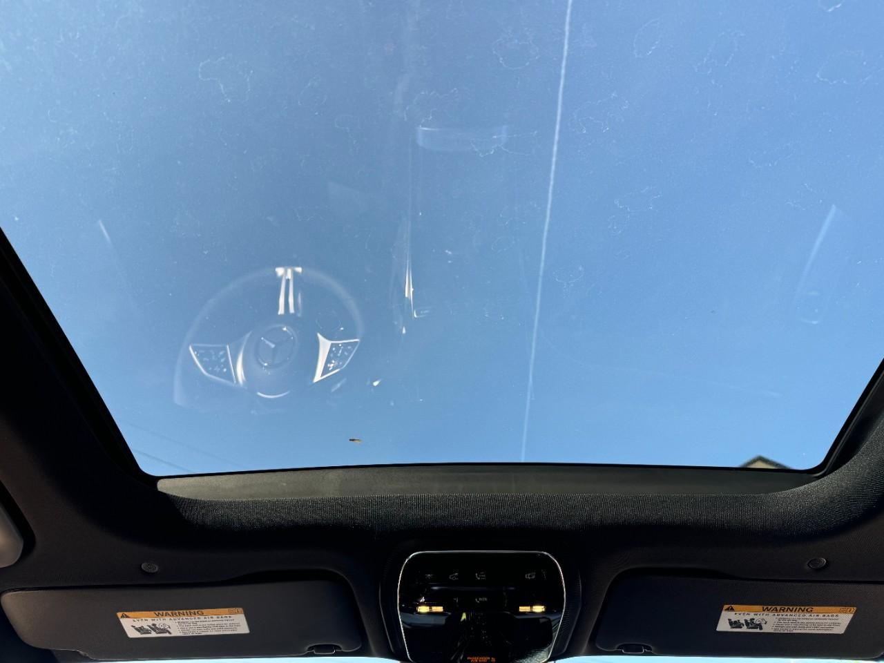 Mercedes-Benz GLC Vehicle Full-screen Gallery Image 14