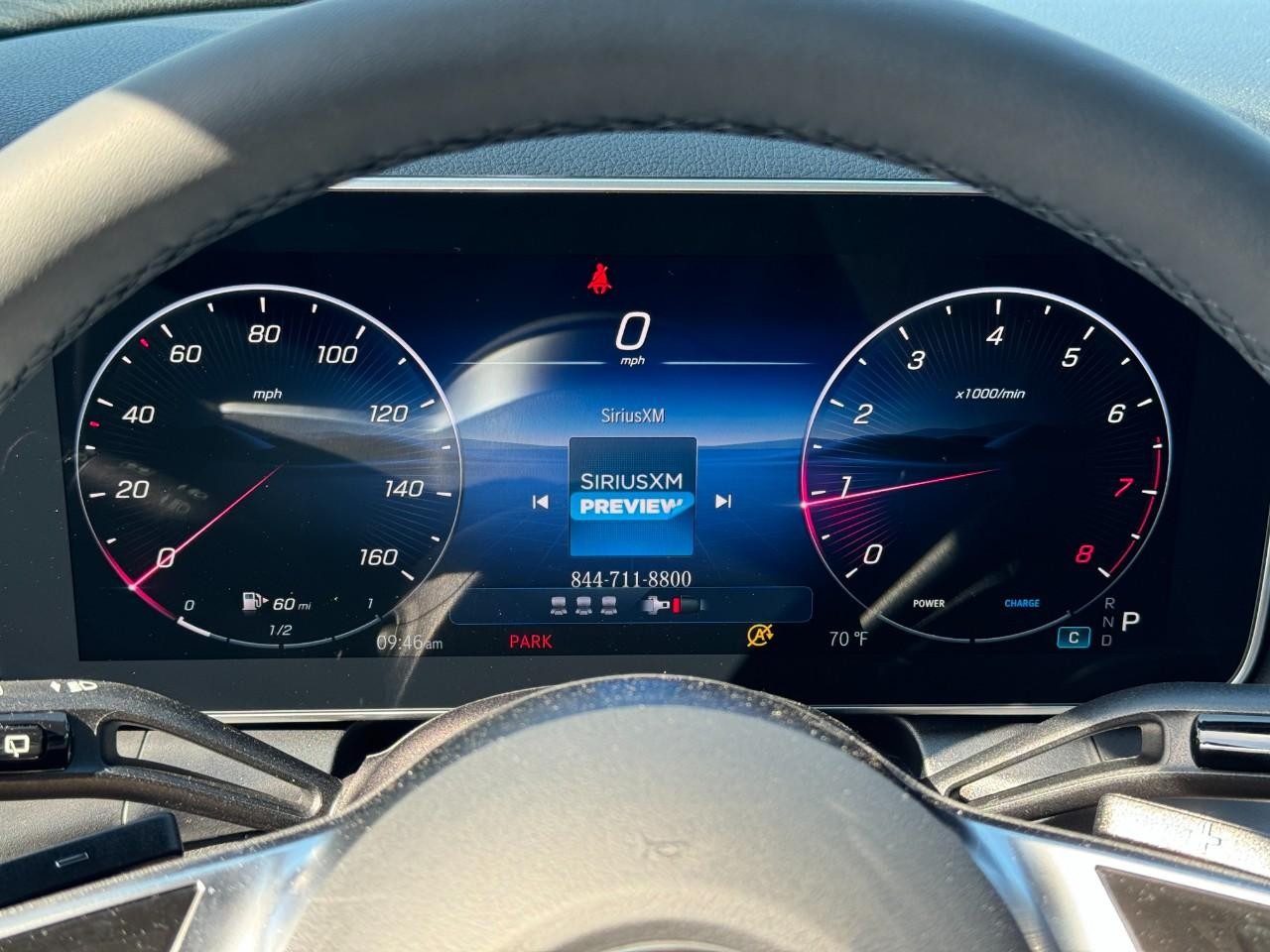 Mercedes-Benz GLC Vehicle Full-screen Gallery Image 31