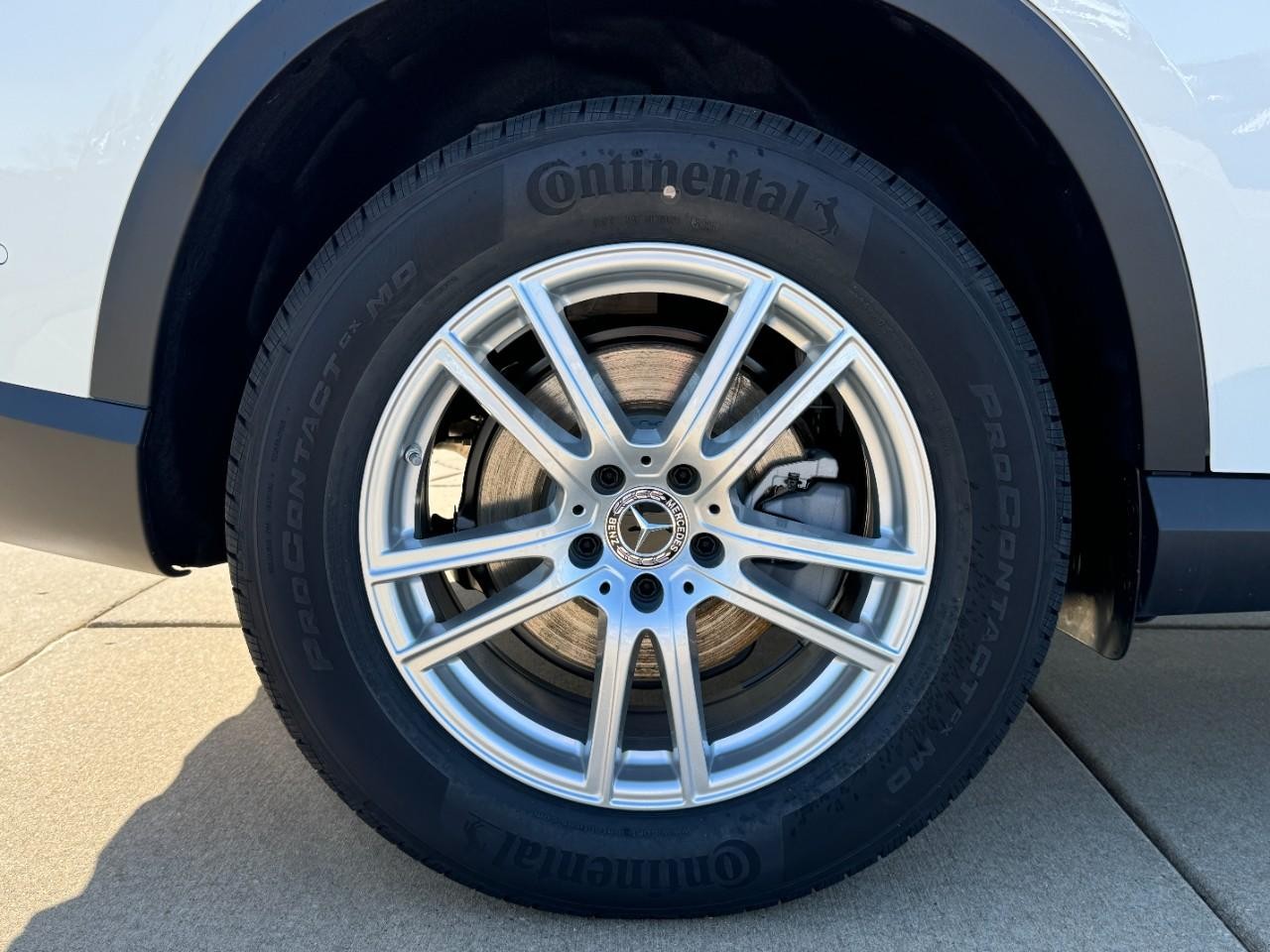 Mercedes-Benz GLC Vehicle Full-screen Gallery Image 5