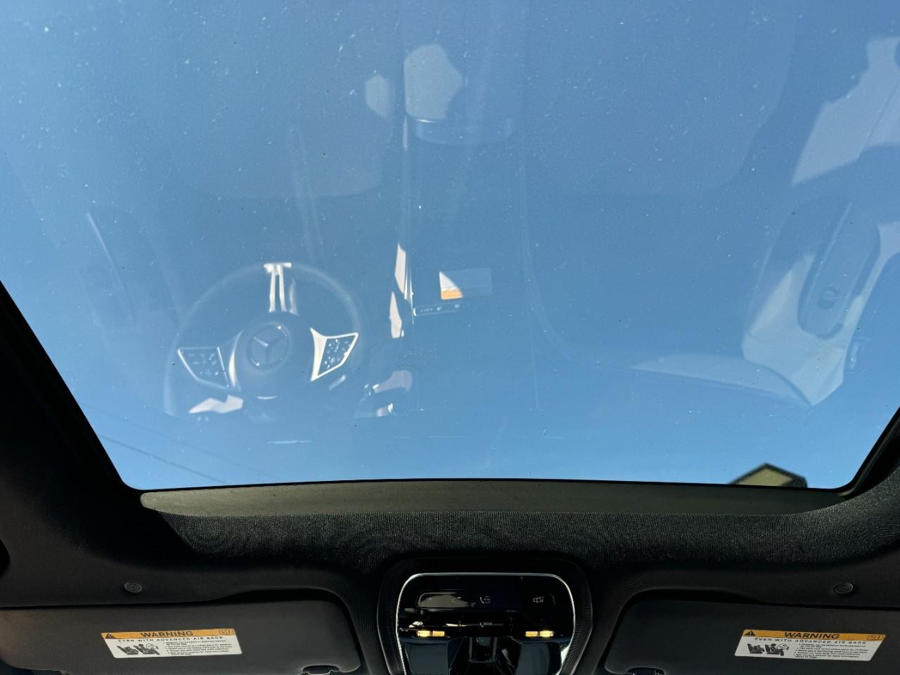 Mercedes-Benz GLC Vehicle Full-screen Gallery Image 18