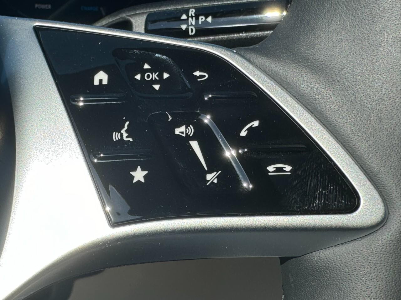 Mercedes-Benz GLC Vehicle Full-screen Gallery Image 29