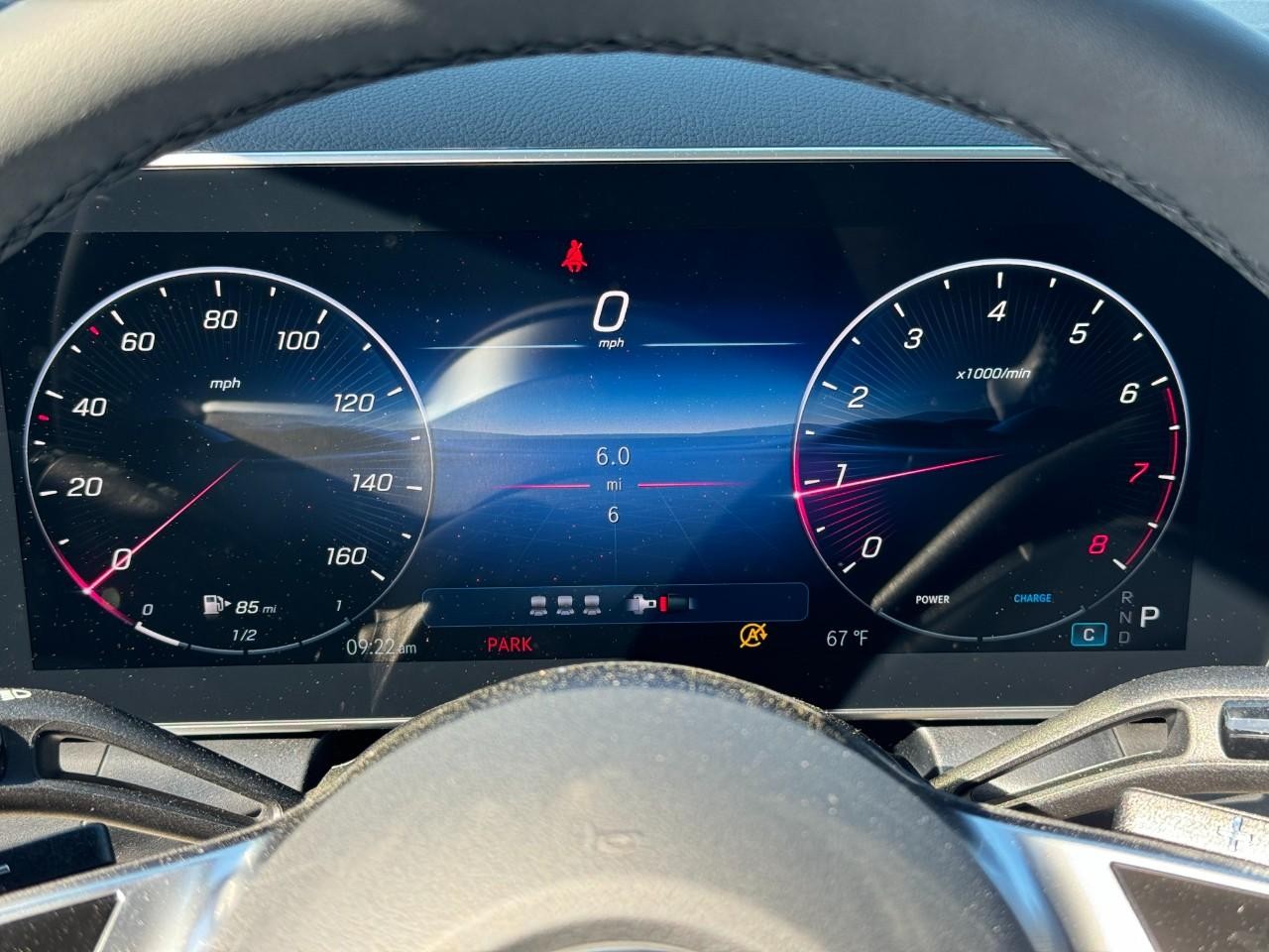 Mercedes-Benz GLC Vehicle Full-screen Gallery Image 30