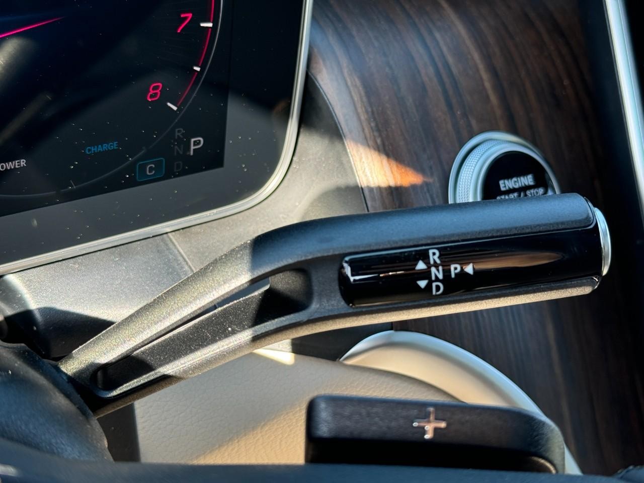 Mercedes-Benz GLC Vehicle Full-screen Gallery Image 31