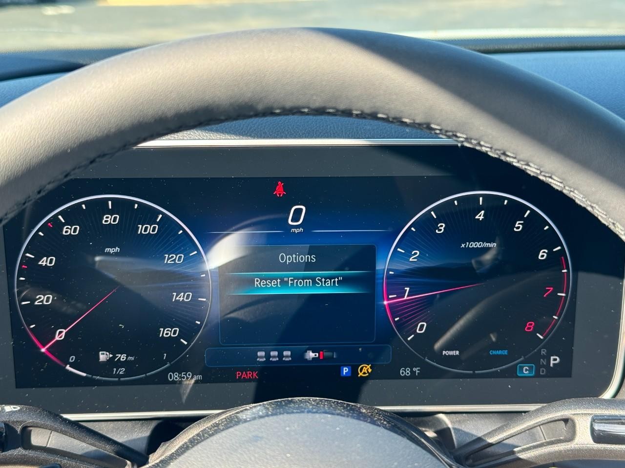 Mercedes-Benz GLC Vehicle Full-screen Gallery Image 31