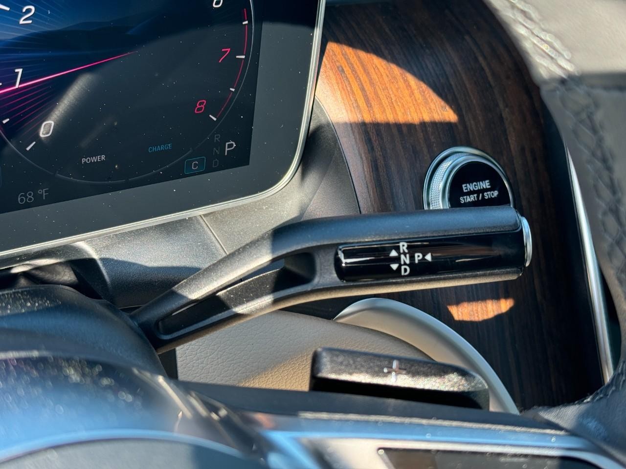 Mercedes-Benz GLC Vehicle Full-screen Gallery Image 32