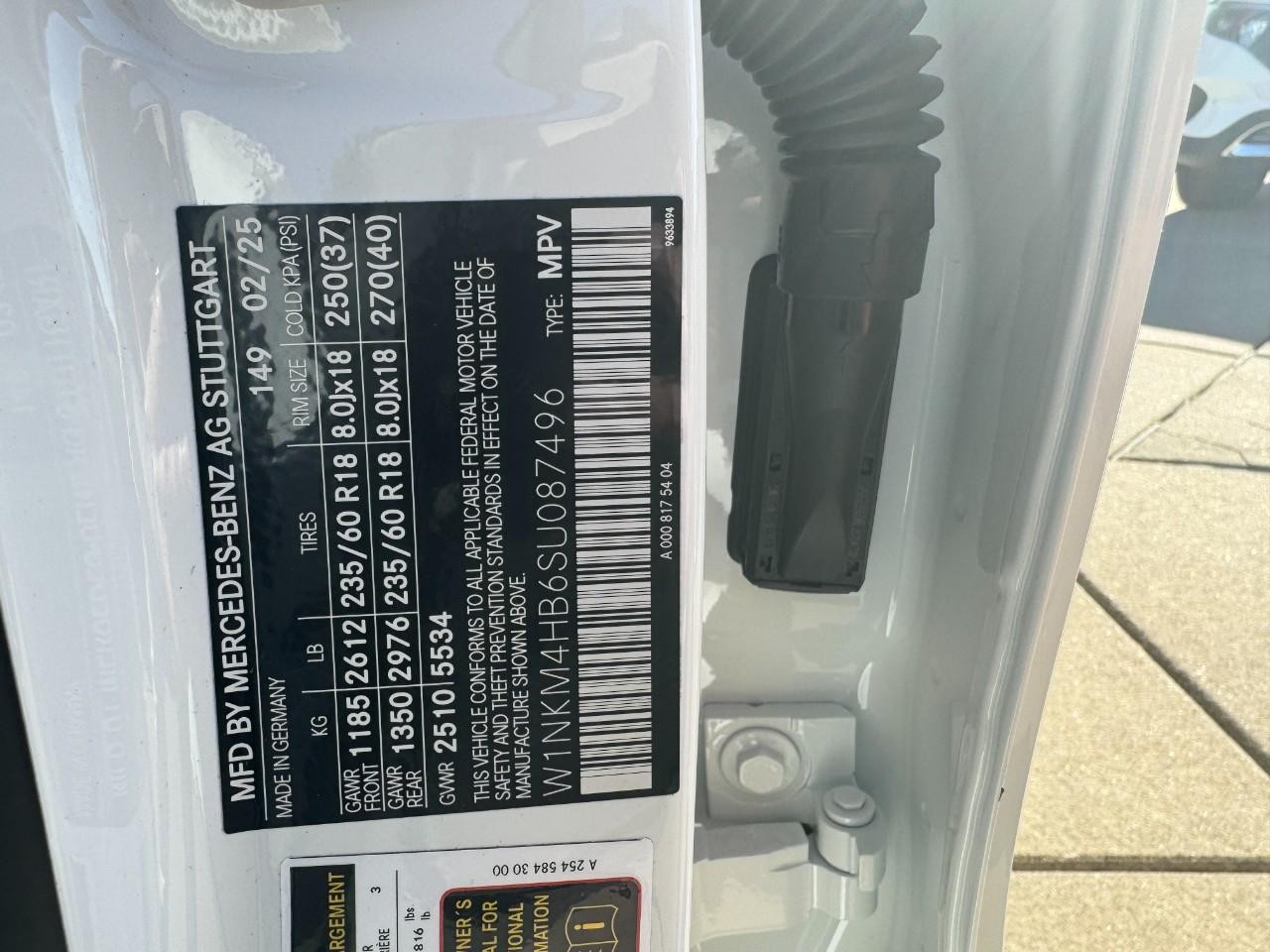 Mercedes-Benz GLC Vehicle Full-screen Gallery Image 34