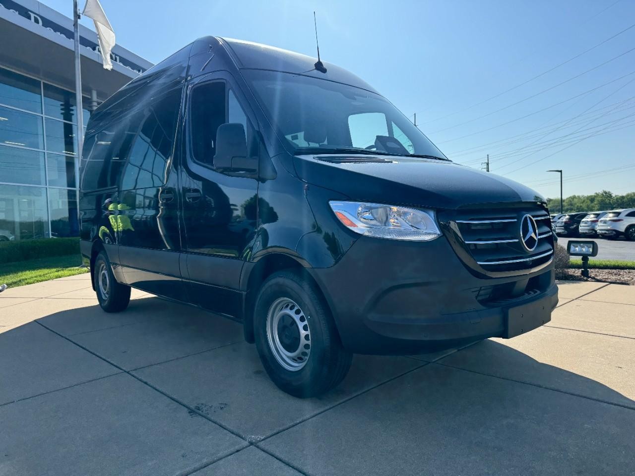 Mercedes-Benz Sprinter Passenger Van Vehicle Full-screen Gallery Image 6