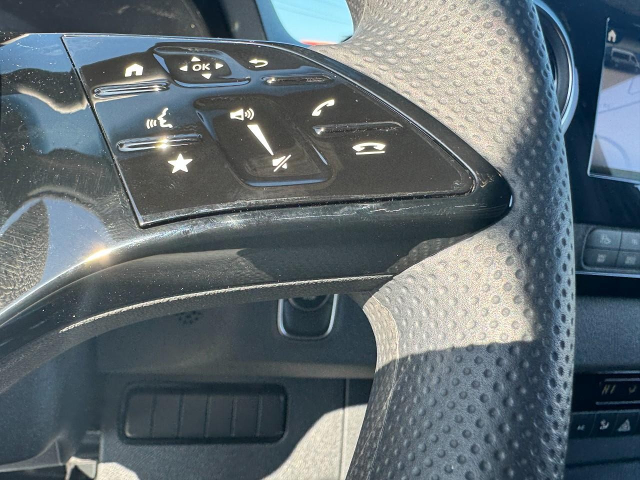 Mercedes-Benz Sprinter Passenger Van Vehicle Full-screen Gallery Image 30