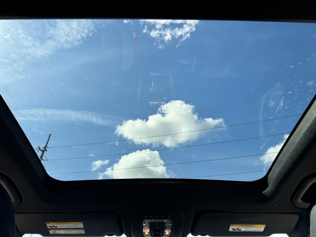 Mercedes-Benz GLS Vehicle Full-screen Gallery Image 19