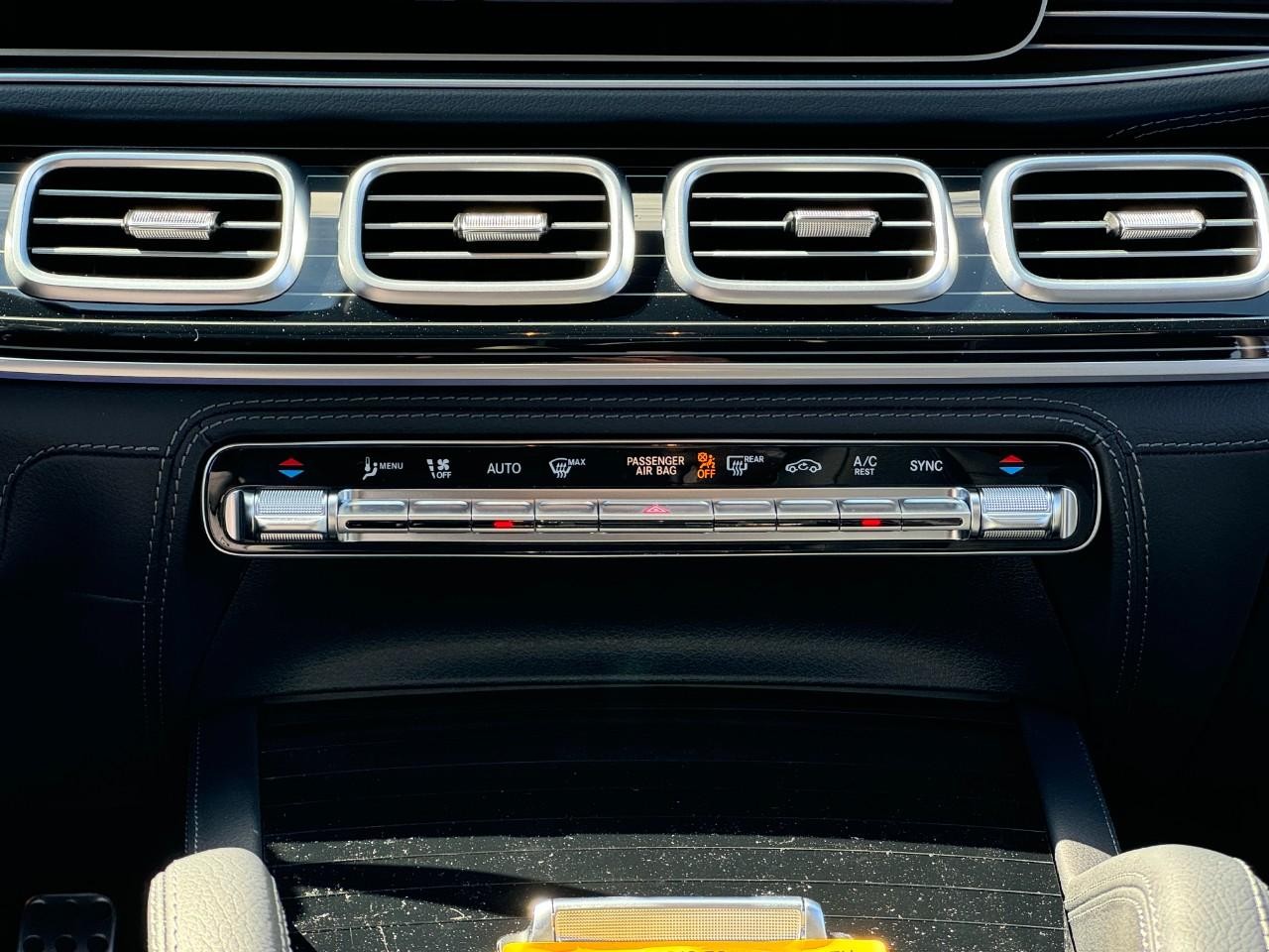 Mercedes-Benz GLS Vehicle Full-screen Gallery Image 20