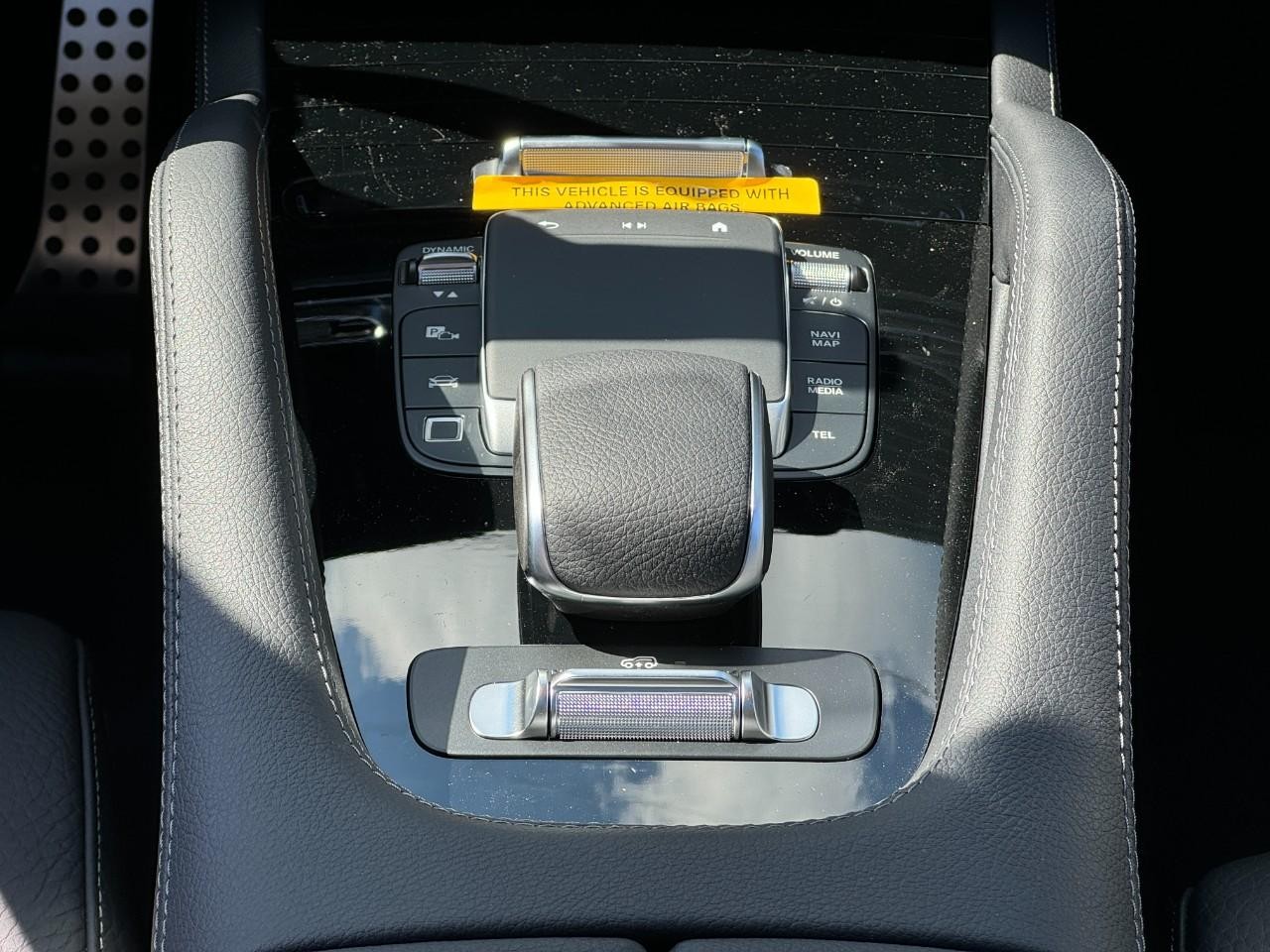 Mercedes-Benz GLS Vehicle Full-screen Gallery Image 21