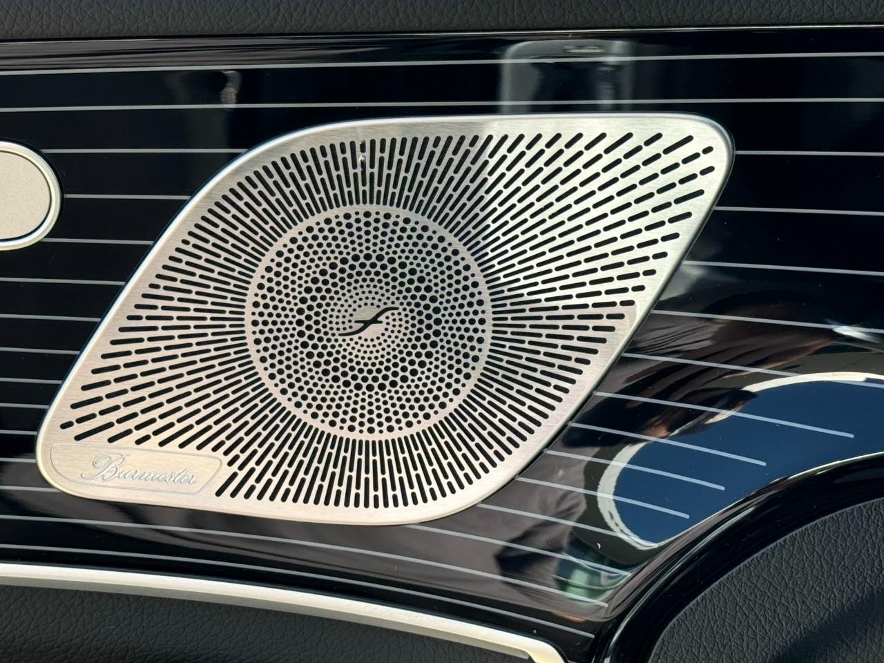 Mercedes-Benz GLS Vehicle Full-screen Gallery Image 22