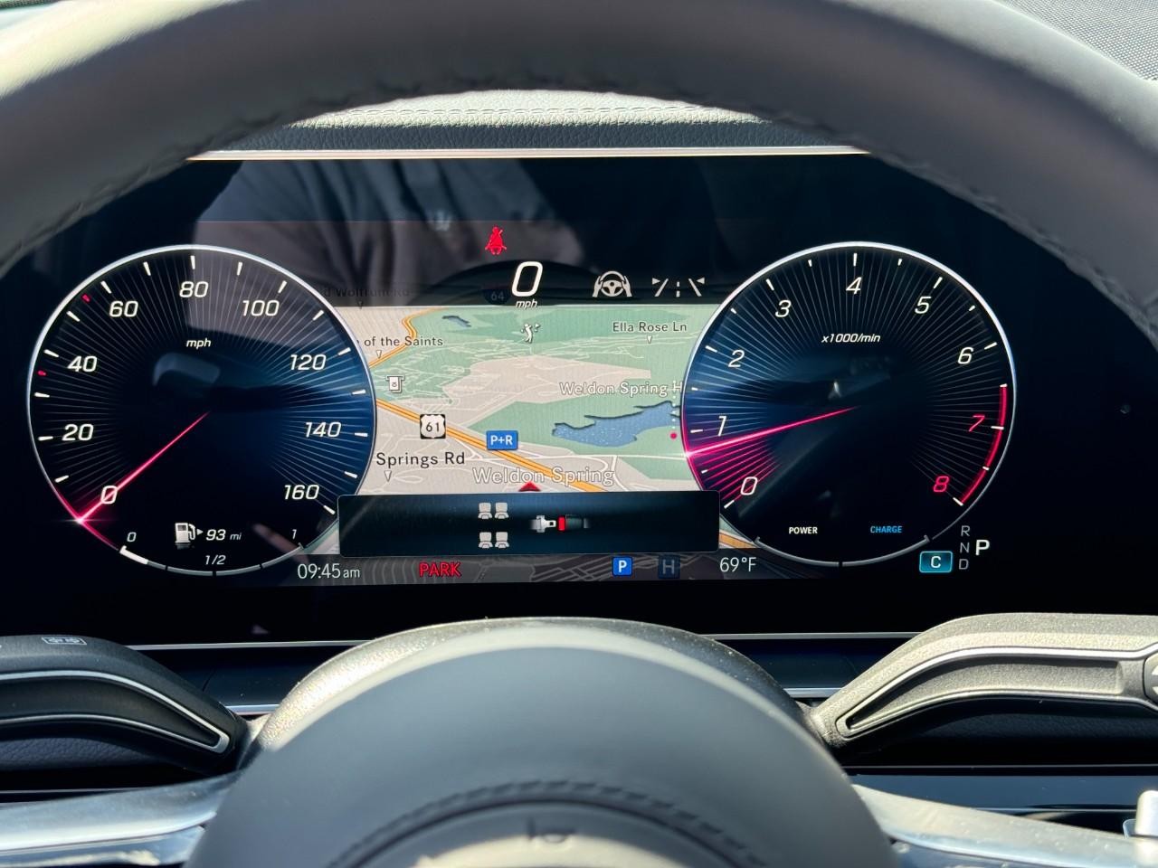 Mercedes-Benz GLS Vehicle Full-screen Gallery Image 29