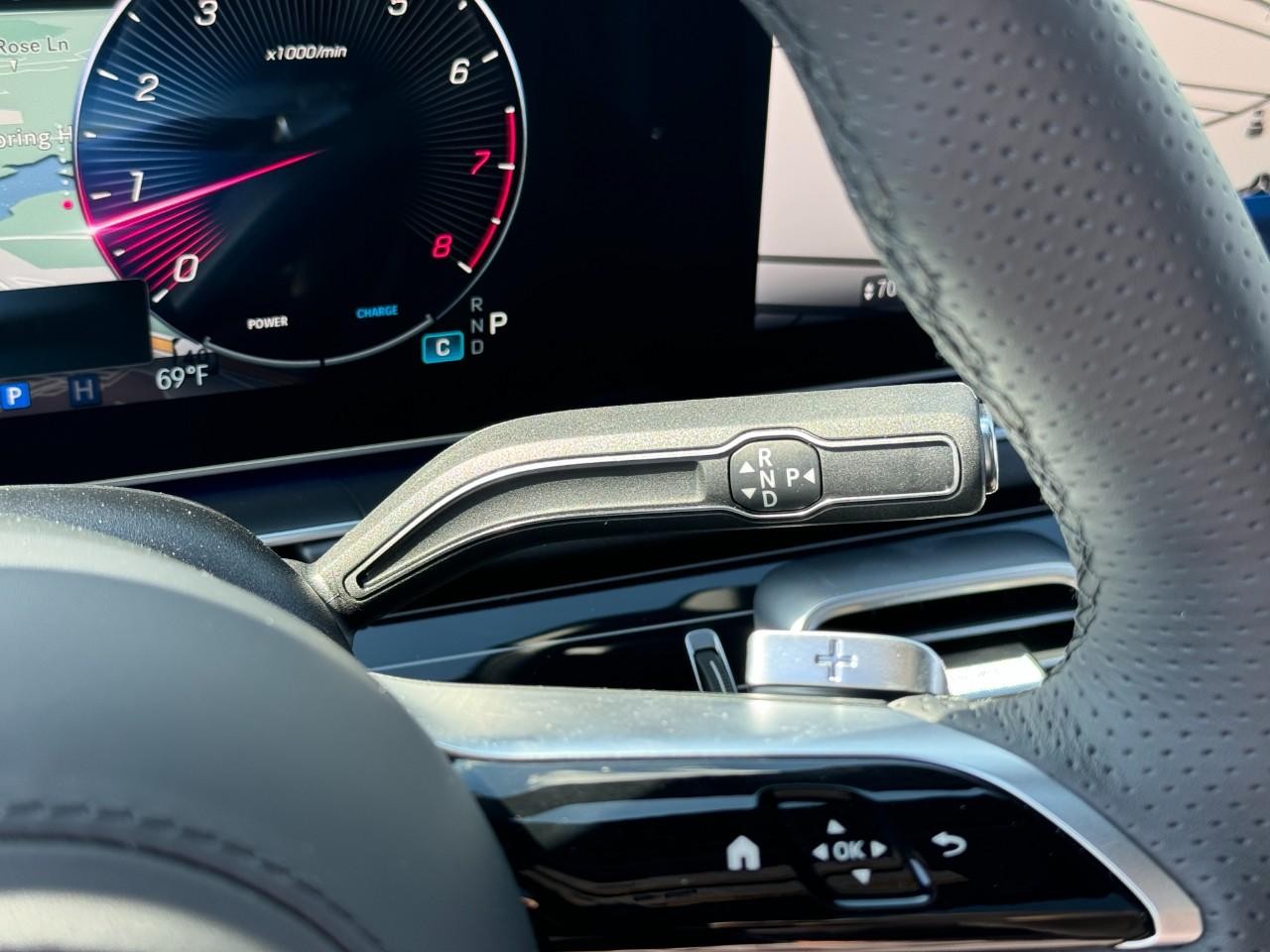 Mercedes-Benz GLS Vehicle Full-screen Gallery Image 30