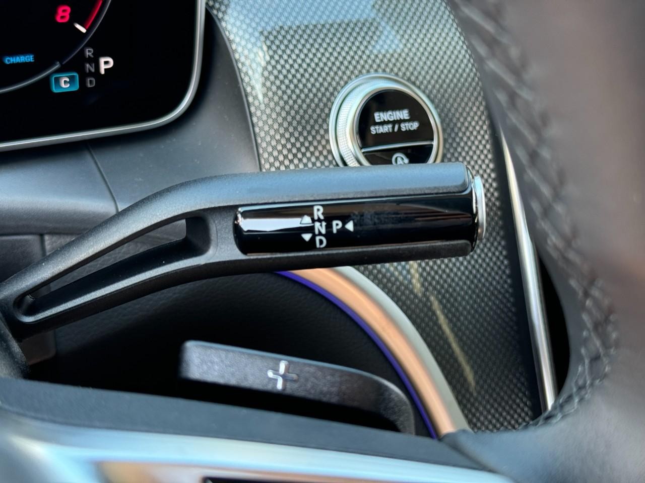 Mercedes-Benz GLC Vehicle Full-screen Gallery Image 30