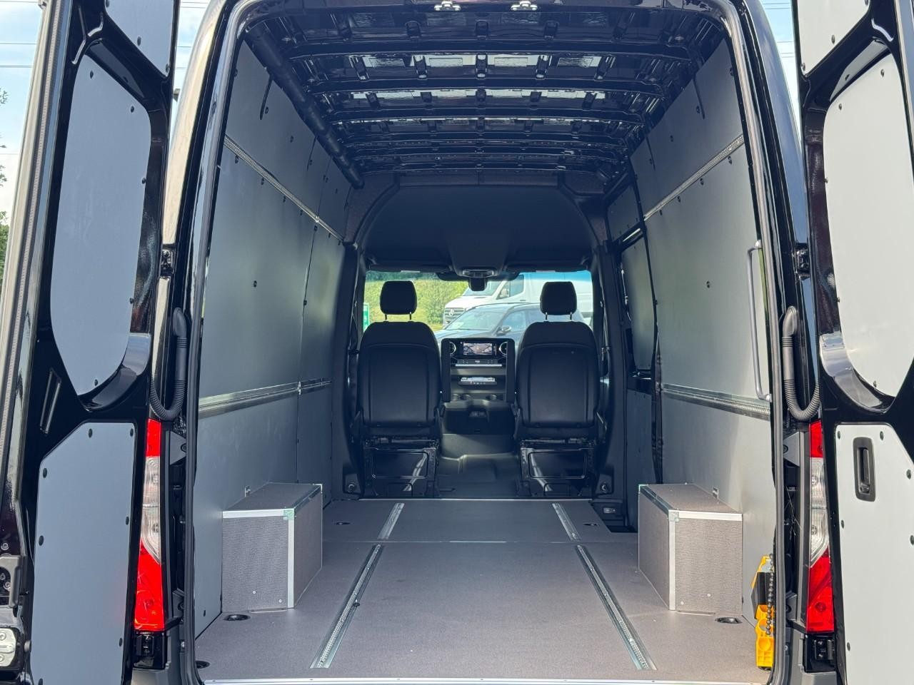 Mercedes-Benz Sprinter Cargo Van Vehicle Full-screen Gallery Image 7