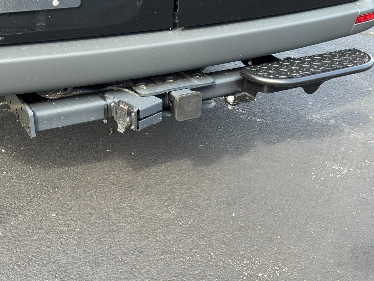 Mercedes-Benz Sprinter Cargo Van Vehicle Full-screen Gallery Image 8