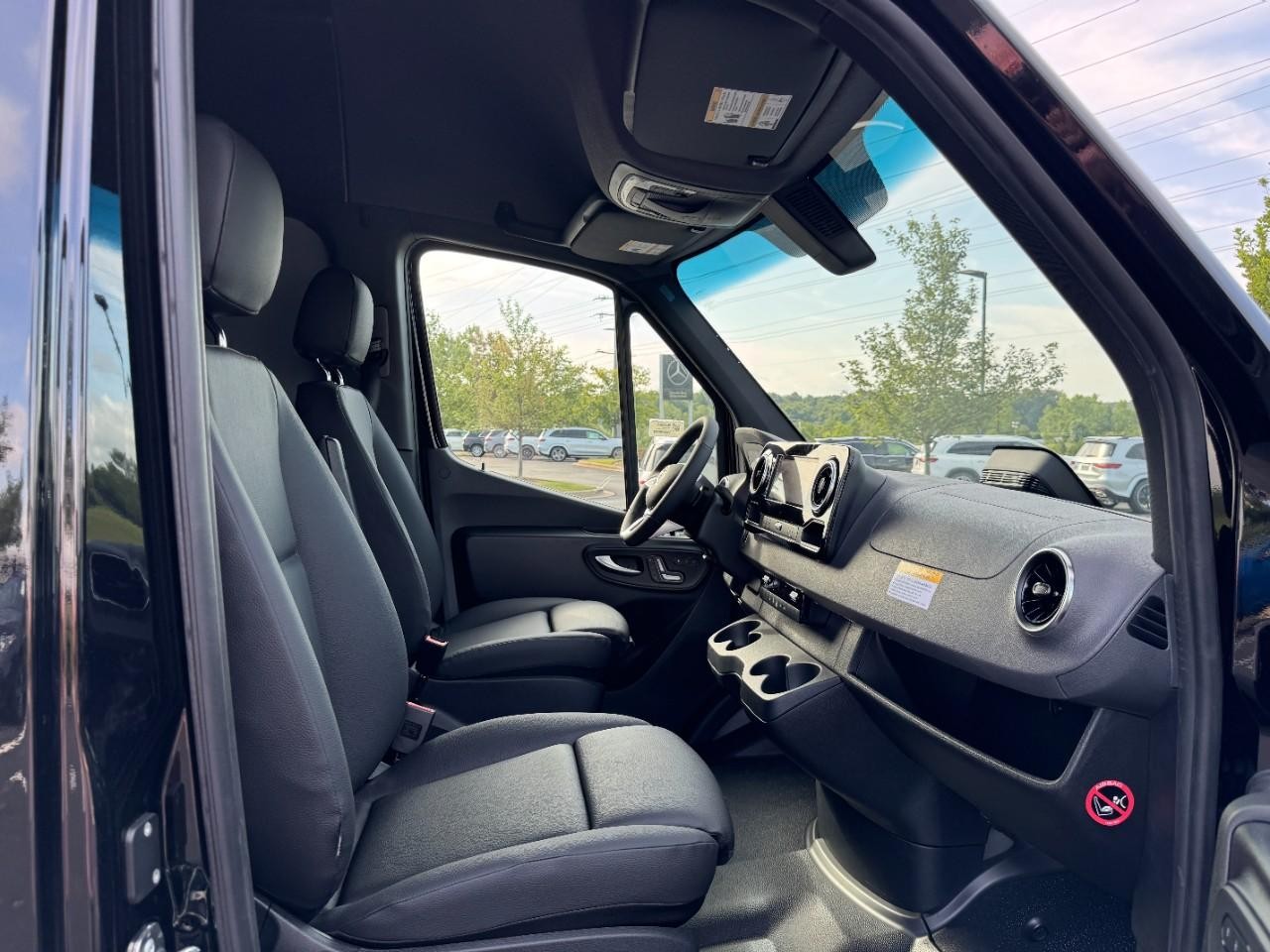 Mercedes-Benz Sprinter Cargo Van Vehicle Full-screen Gallery Image 11