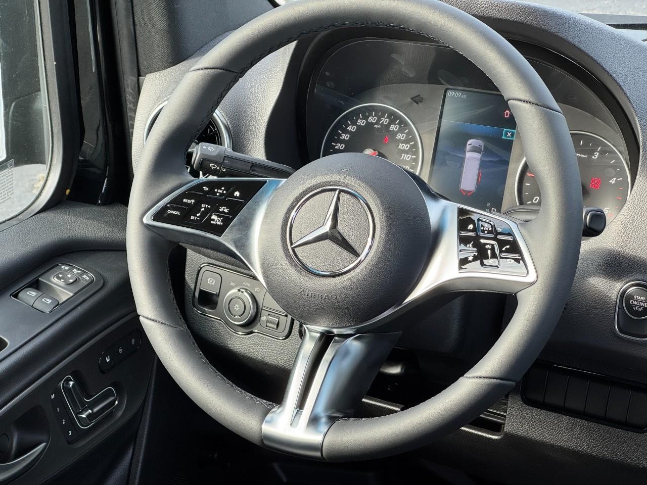 Mercedes-Benz Sprinter Cargo Van Vehicle Full-screen Gallery Image 15