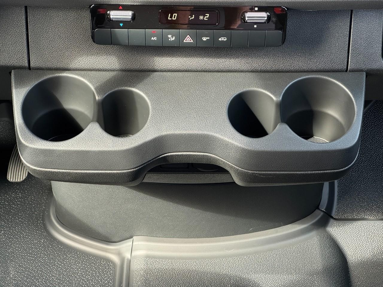 Mercedes-Benz Sprinter Cargo Van Vehicle Full-screen Gallery Image 17