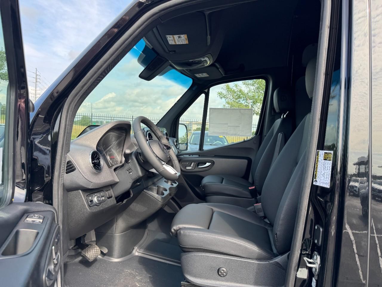 Mercedes-Benz Sprinter Cargo Van Vehicle Full-screen Gallery Image 20