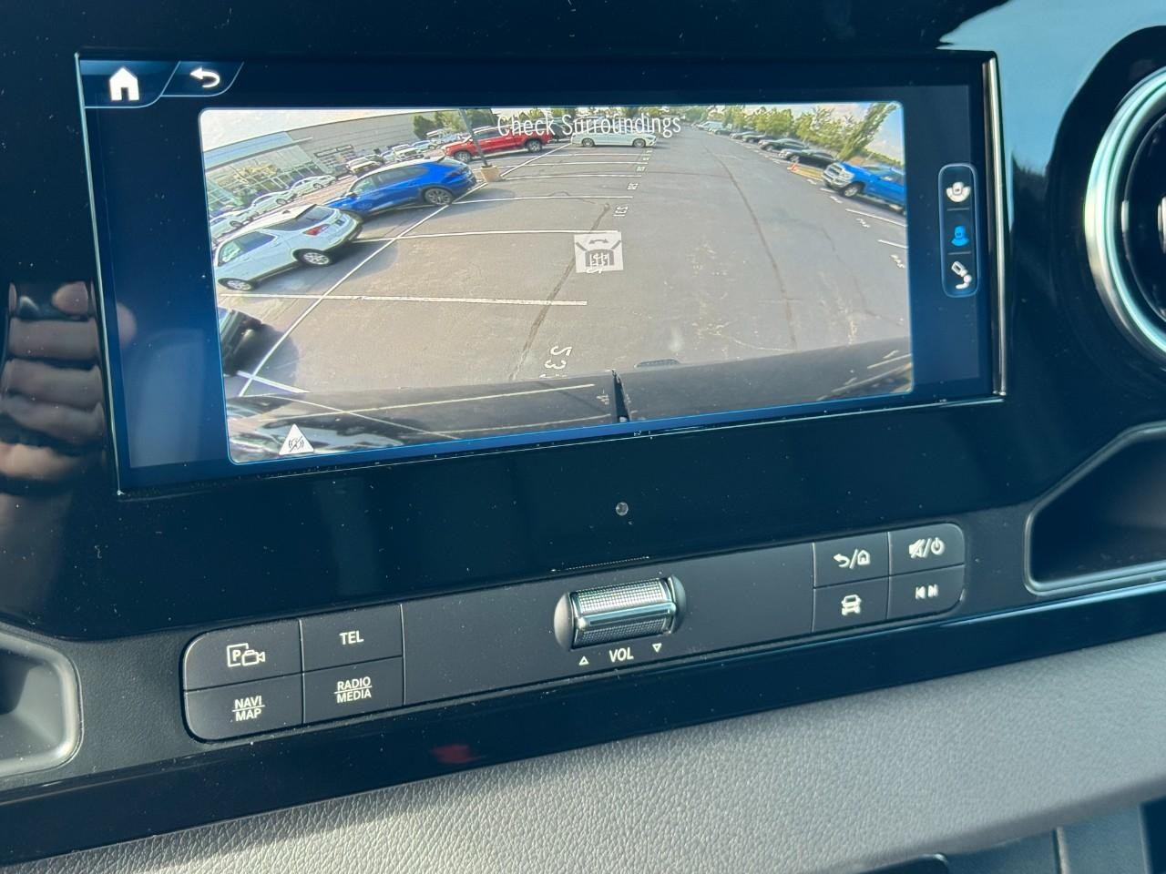 Mercedes-Benz Sprinter Cargo Van Vehicle Full-screen Gallery Image 26