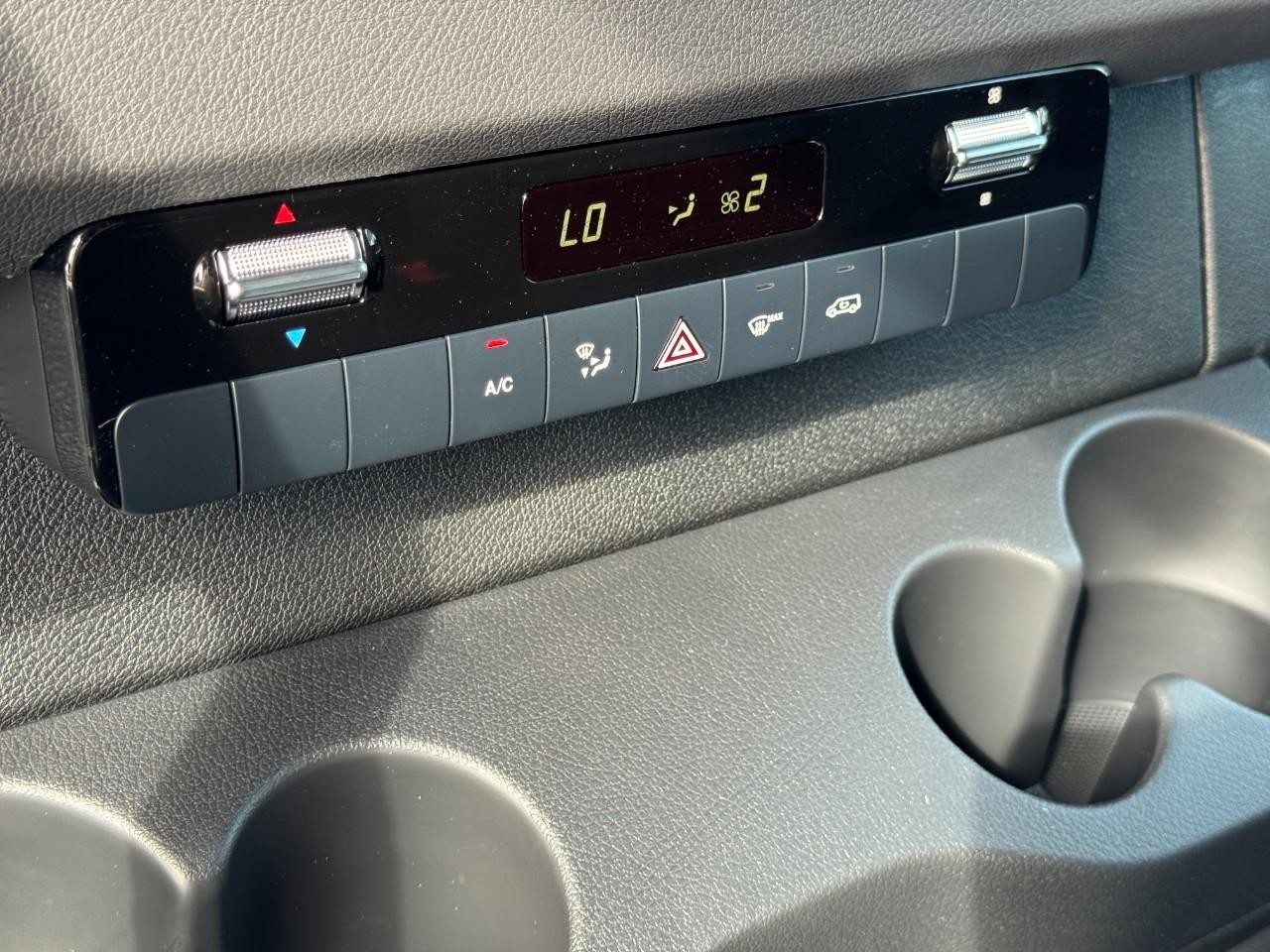 Mercedes-Benz Sprinter Cargo Van Vehicle Full-screen Gallery Image 28