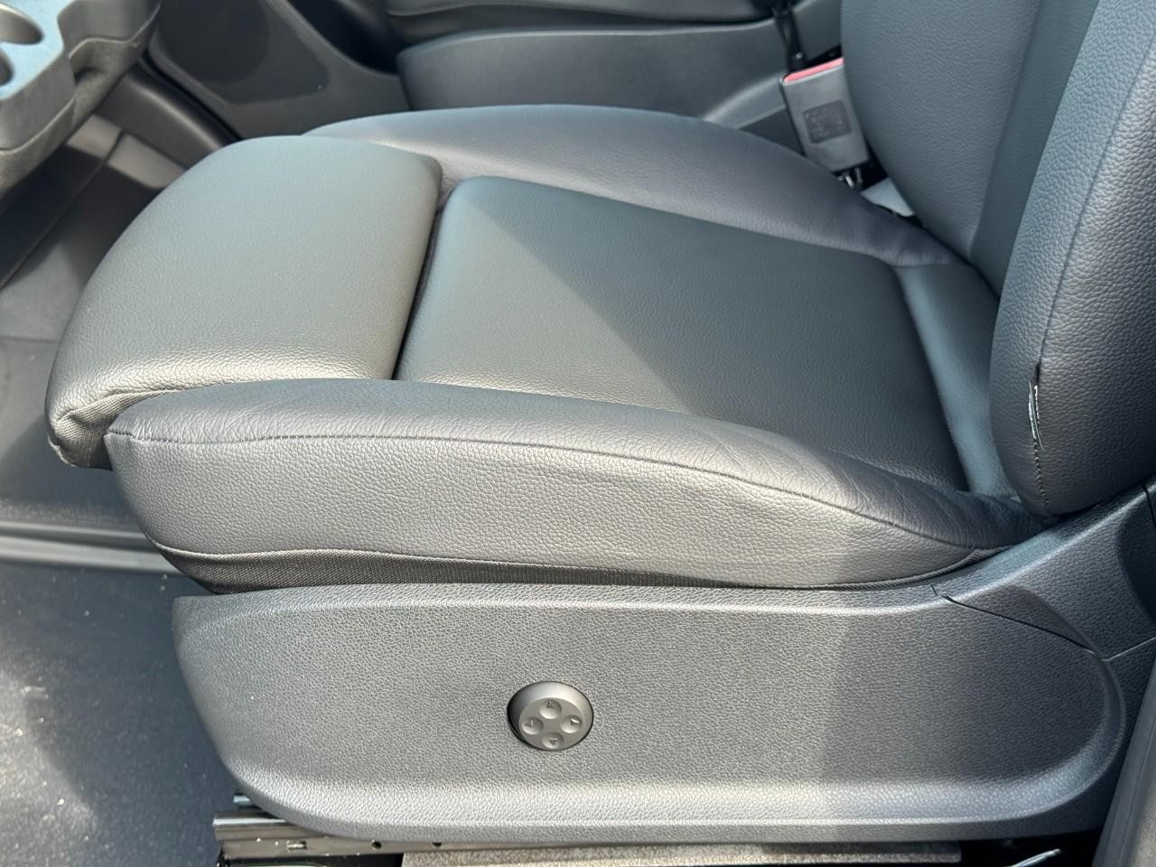 Mercedes-Benz Sprinter Cargo Van Vehicle Full-screen Gallery Image 32