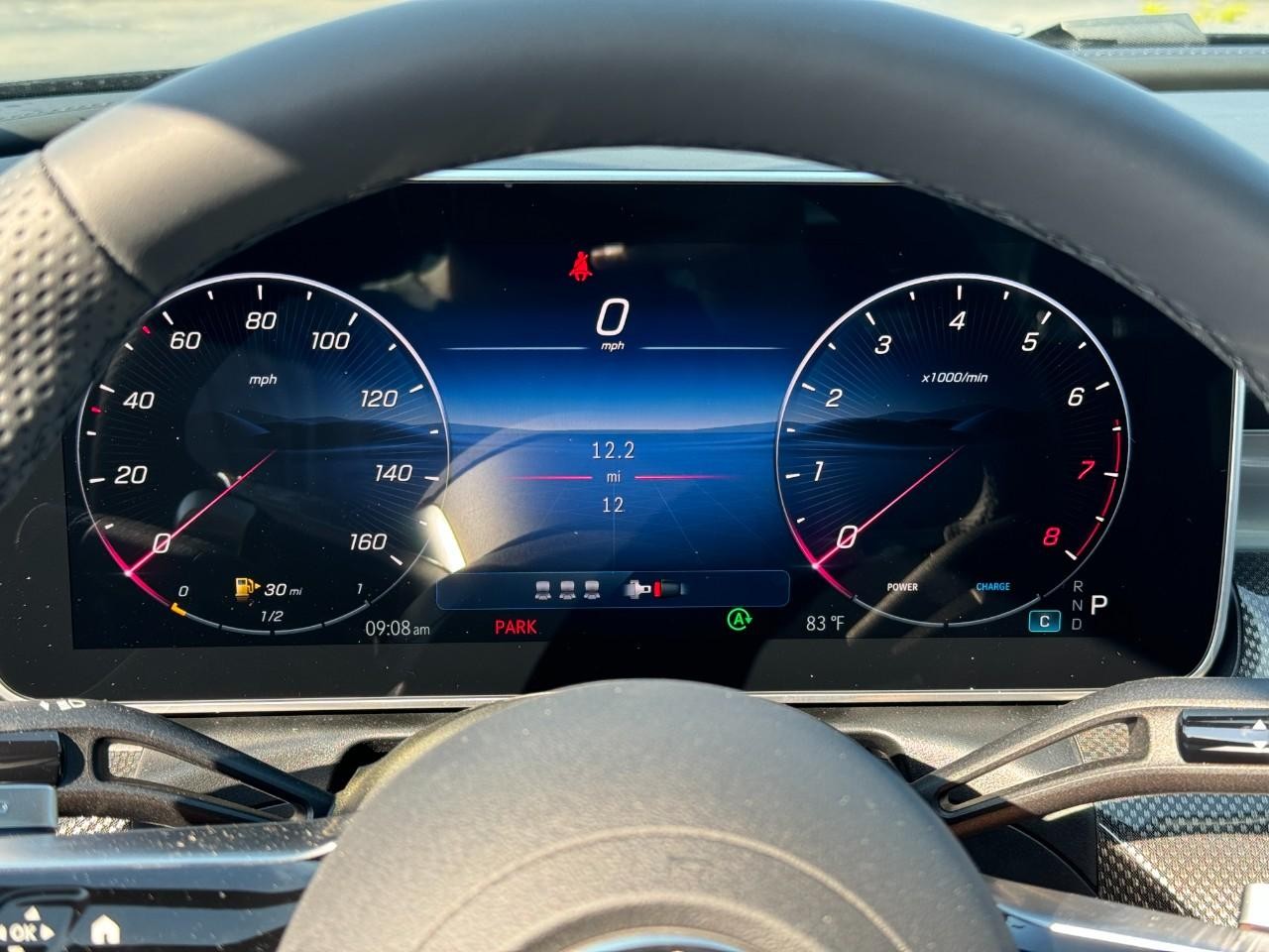 Mercedes-Benz C-Class Vehicle Full-screen Gallery Image 33