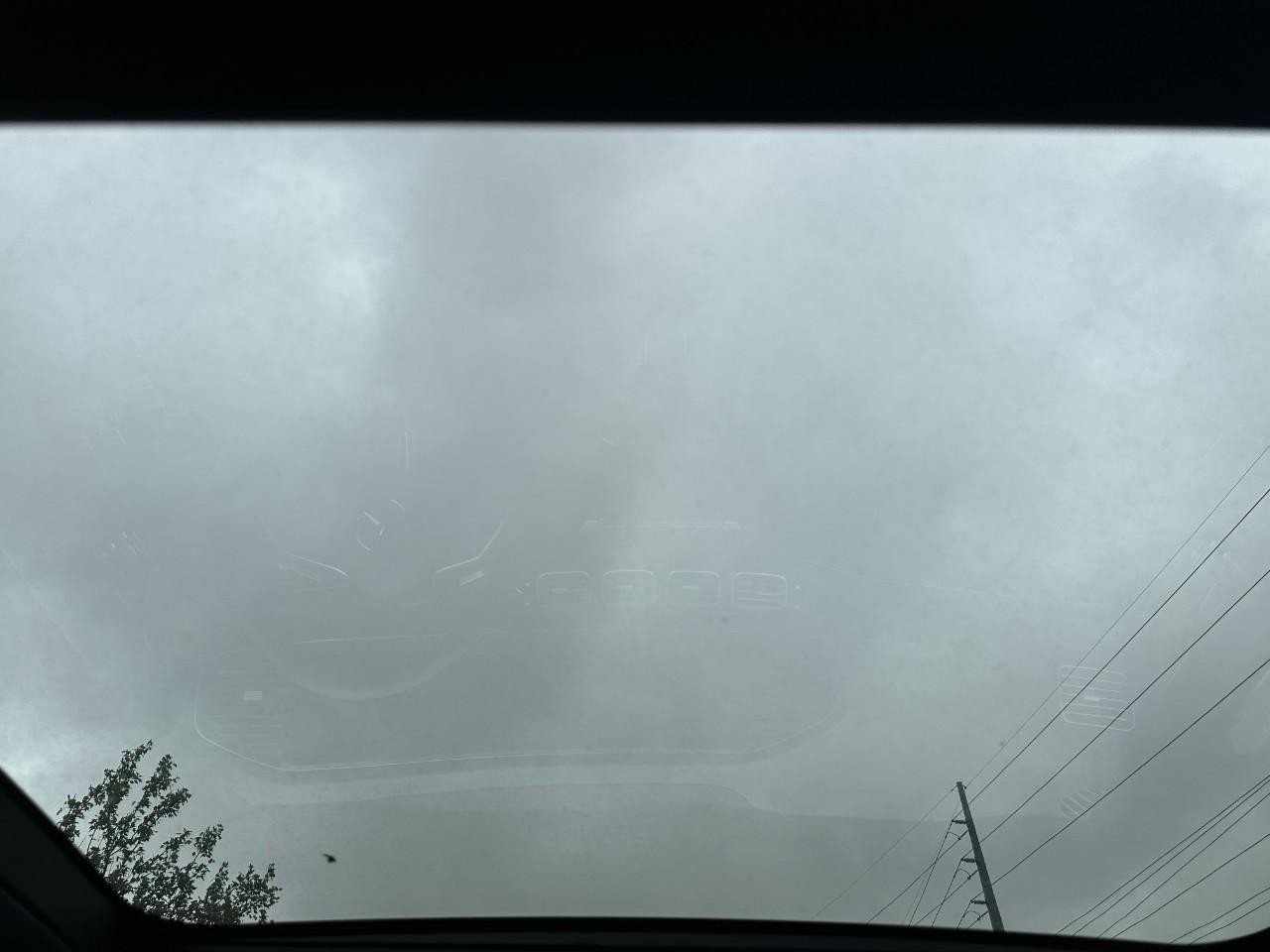 Mercedes-Benz GLE Vehicle Full-screen Gallery Image 11