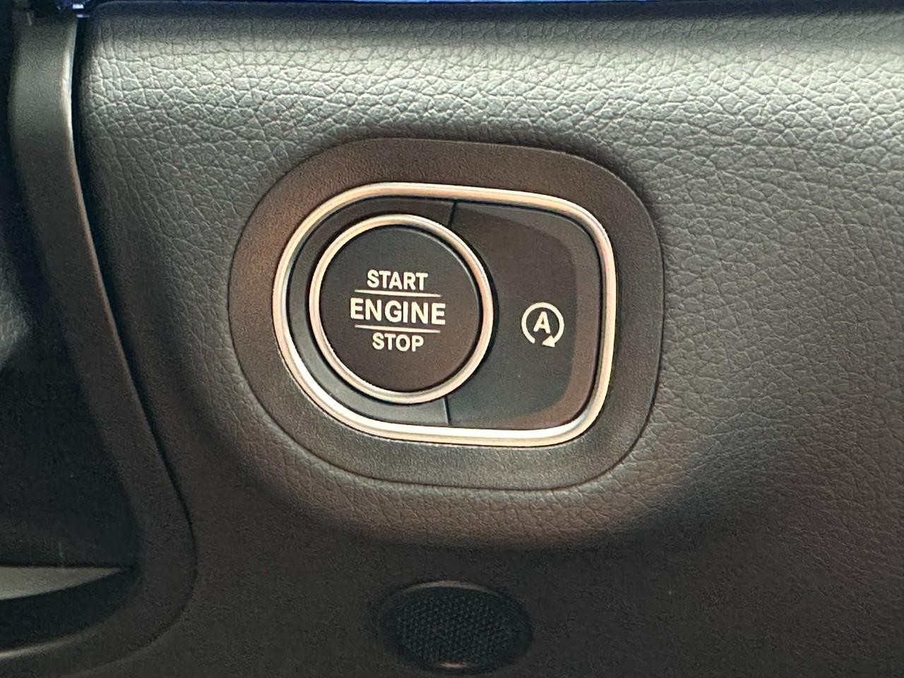 Mercedes-Benz GLE Vehicle Full-screen Gallery Image 30