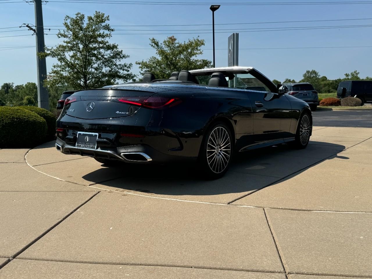 Mercedes-Benz CLE Vehicle Full-screen Gallery Image 4