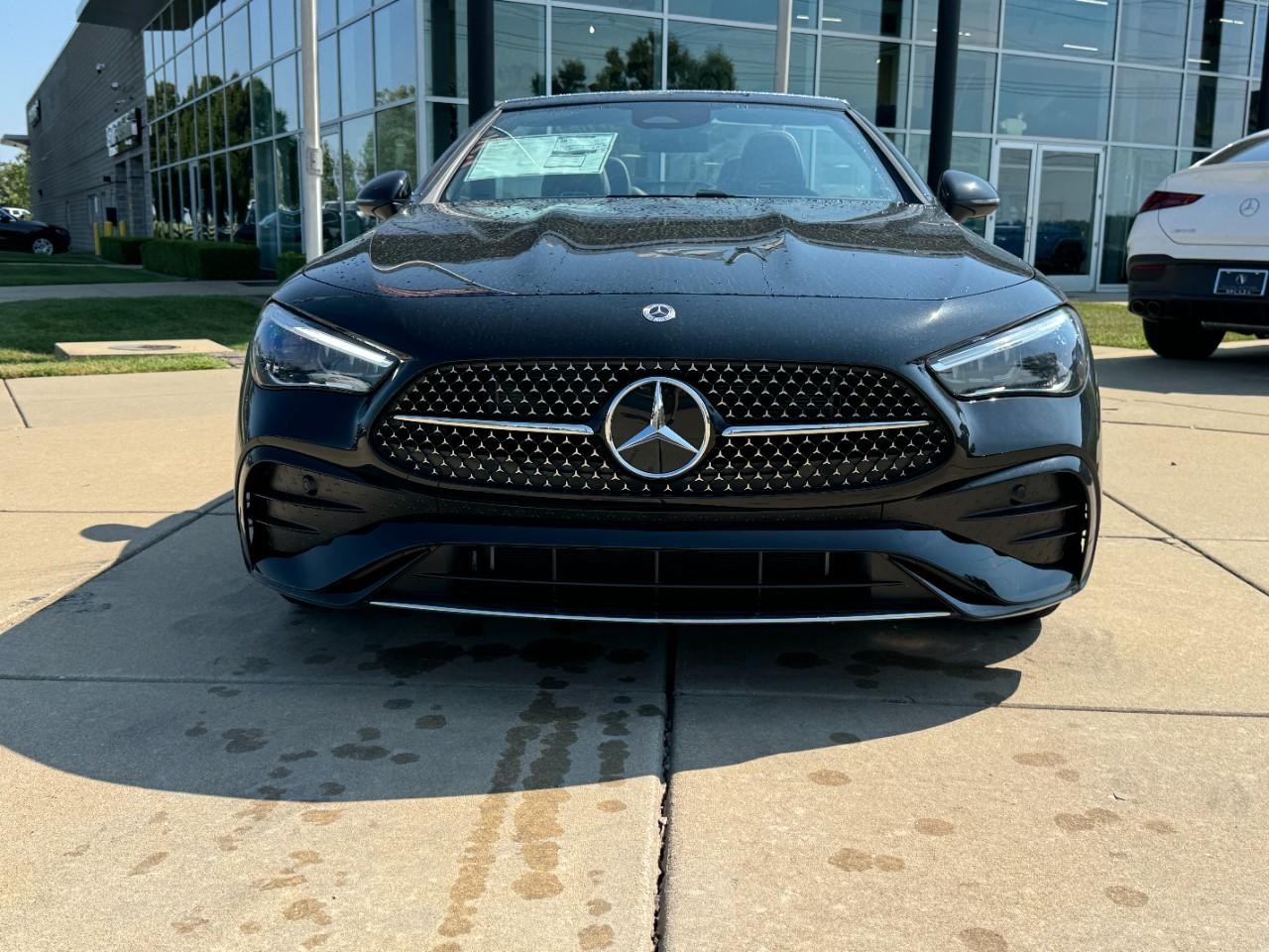 Mercedes-Benz CLE Vehicle Full-screen Gallery Image 7