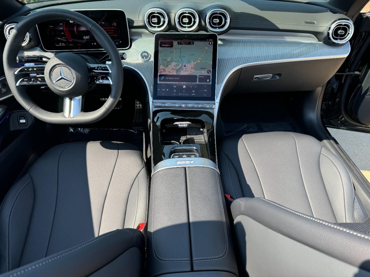 Mercedes-Benz CLE Vehicle Full-screen Gallery Image 11