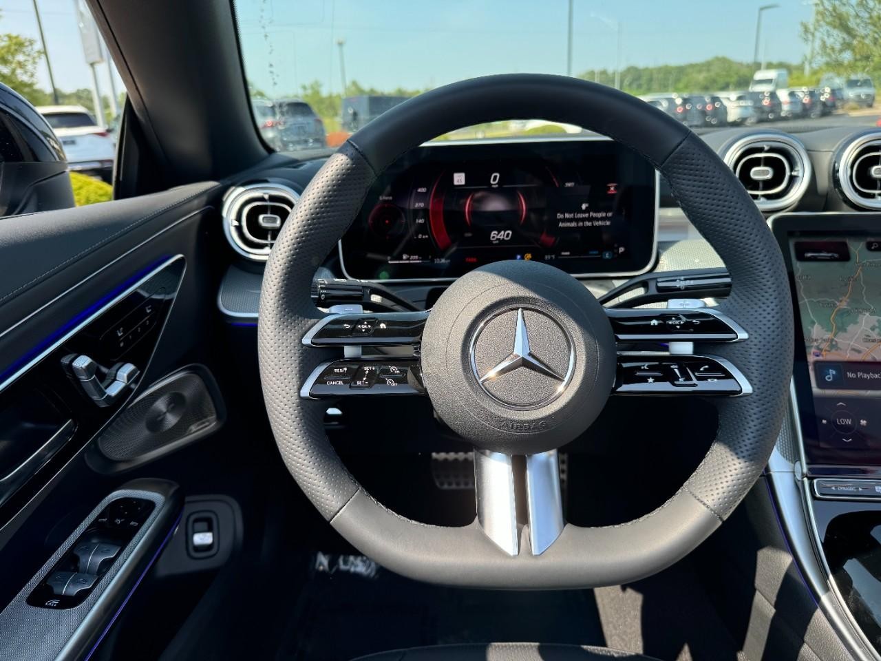 Mercedes-Benz CLE Vehicle Full-screen Gallery Image 12