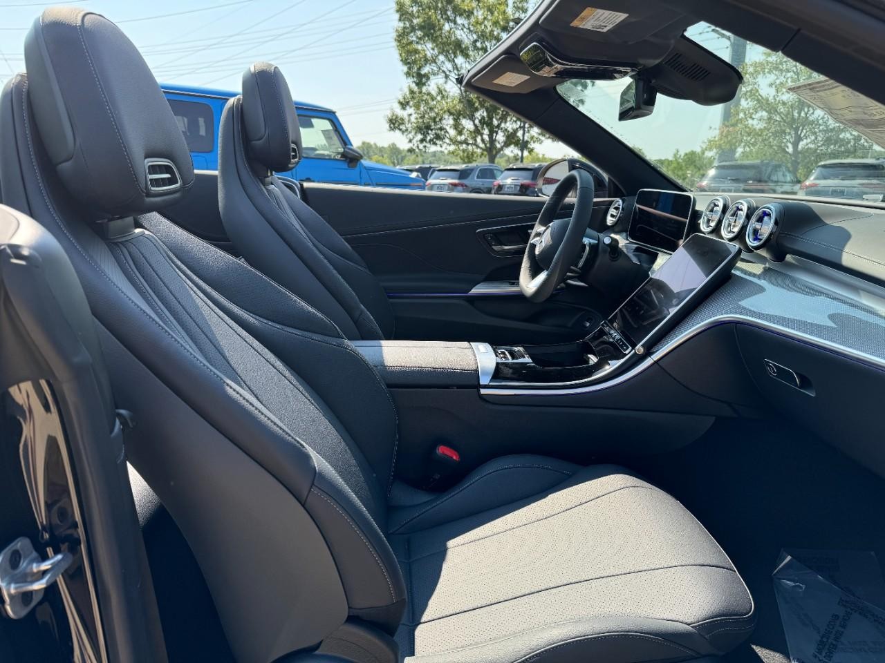 Mercedes-Benz CLE Vehicle Full-screen Gallery Image 16