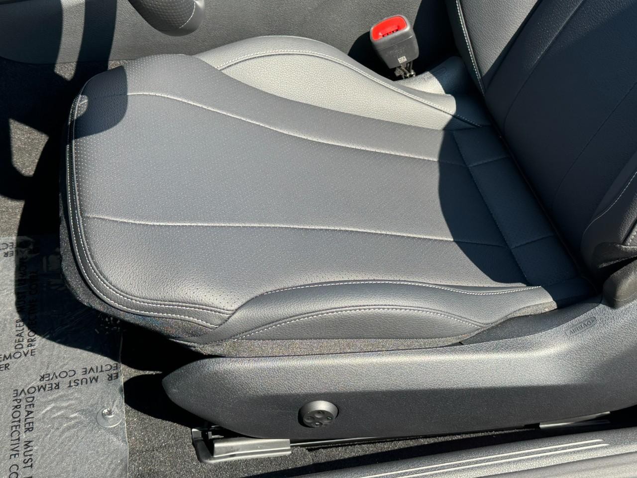 Mercedes-Benz CLE Vehicle Full-screen Gallery Image 28